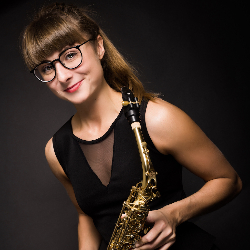NIKISAXI - BURYSAX - SAXOPHONIST - Artists for your events