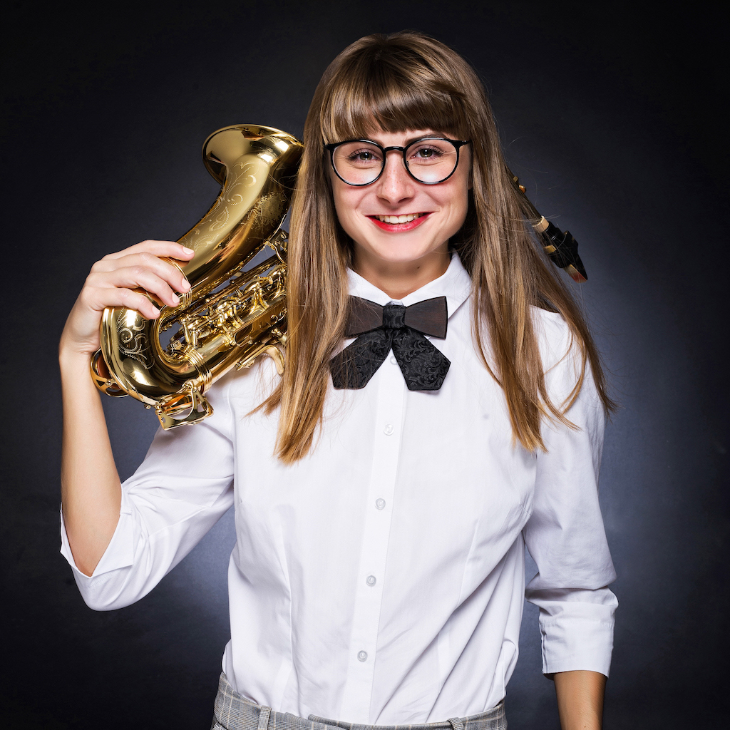 NIKISAXI - BURYSAX - SAXOPHONIST - Artists for your events